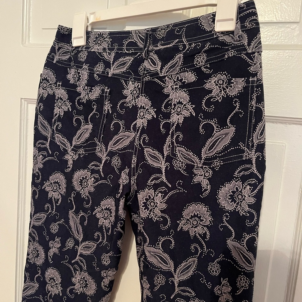 Floral patterned pants - Picture 7 of 7